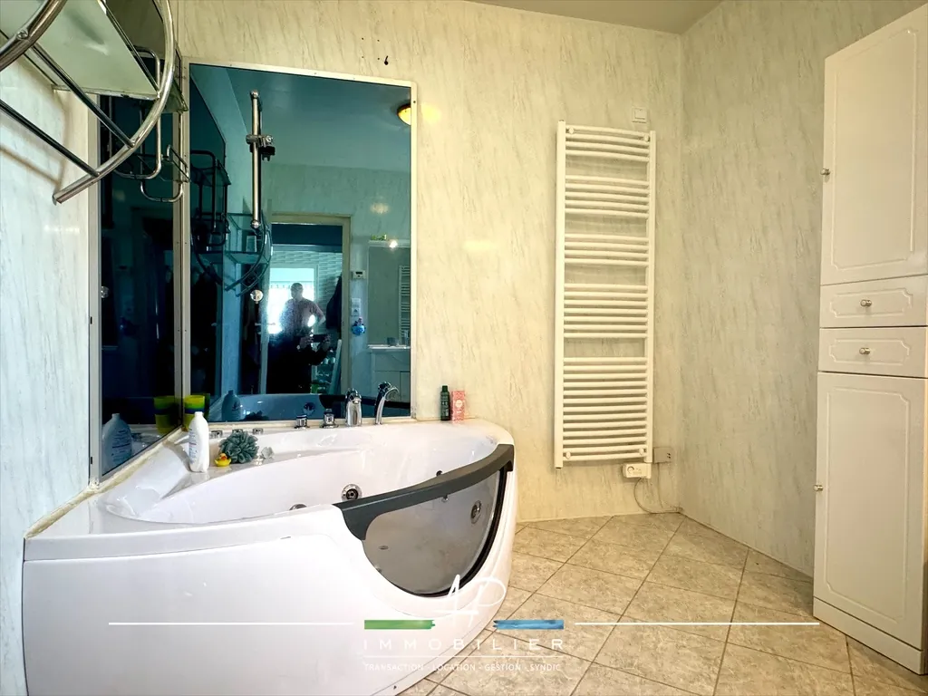 Charmante maison 4 chambres avec piscine à Jancigny – 173 m² 