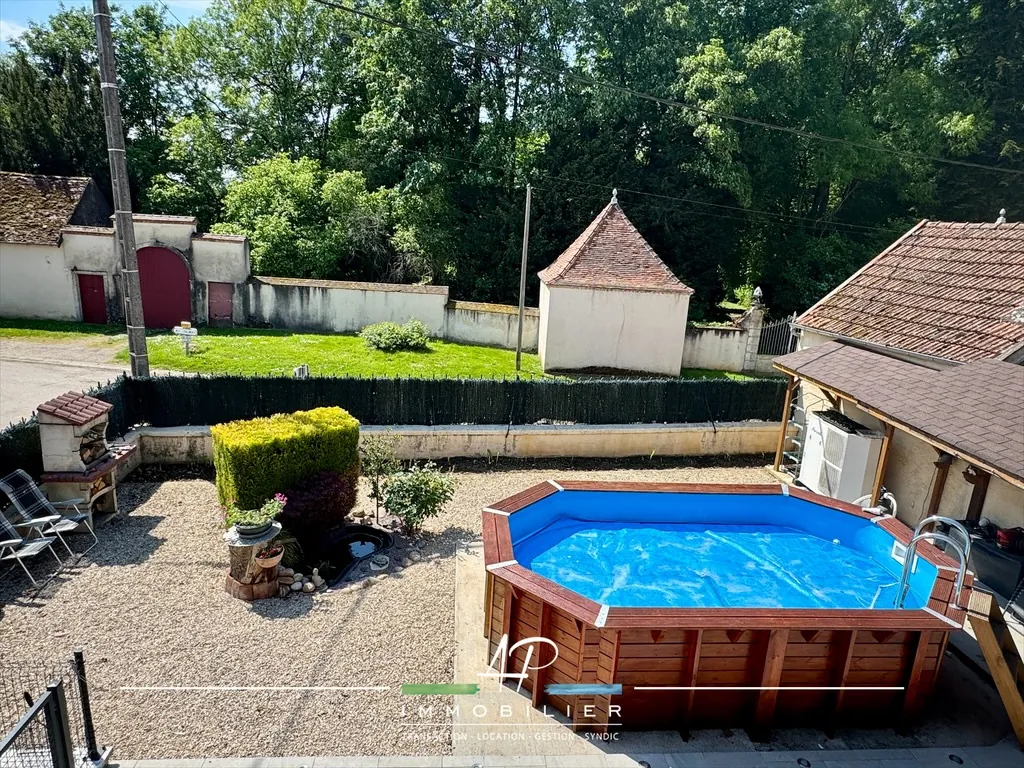 Charmante maison 4 chambres avec piscine à Jancigny – 173 m² 