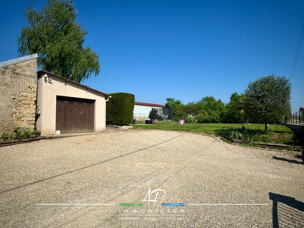 Charmante maison 4 chambres avec piscine à Jancigny – 173 m² 