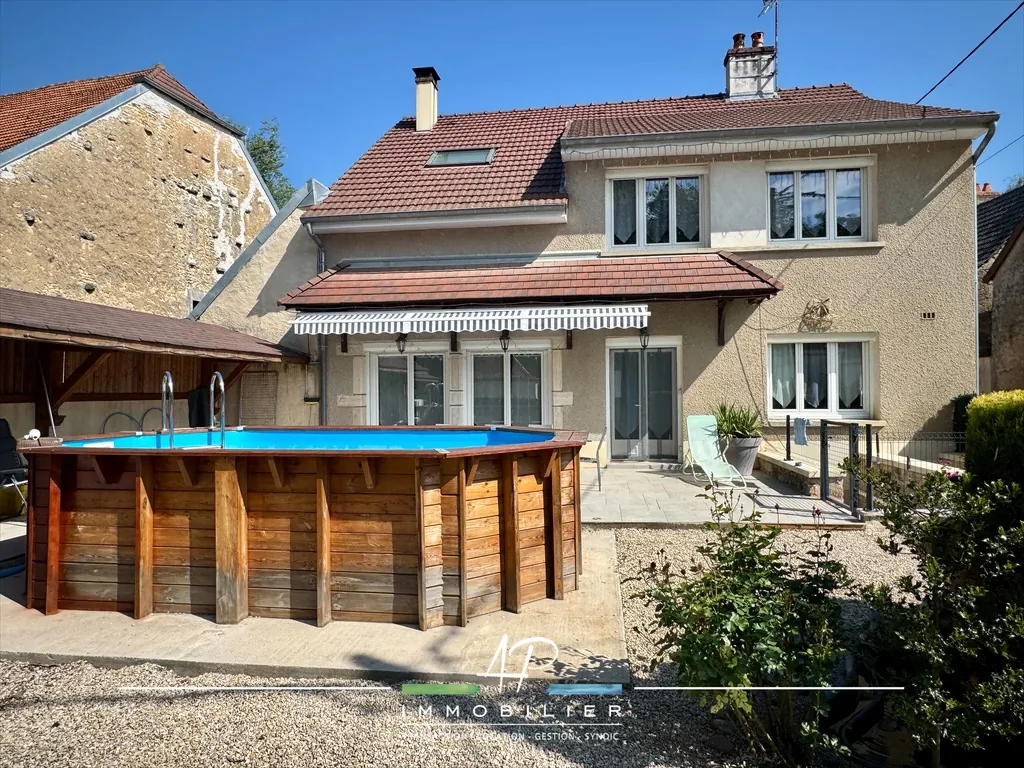 Charmante maison 4 chambres avec piscine à Jancigny – 173 m² 