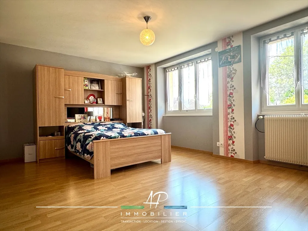 Charmante maison 4 chambres avec piscine à Jancigny – 173 m² 