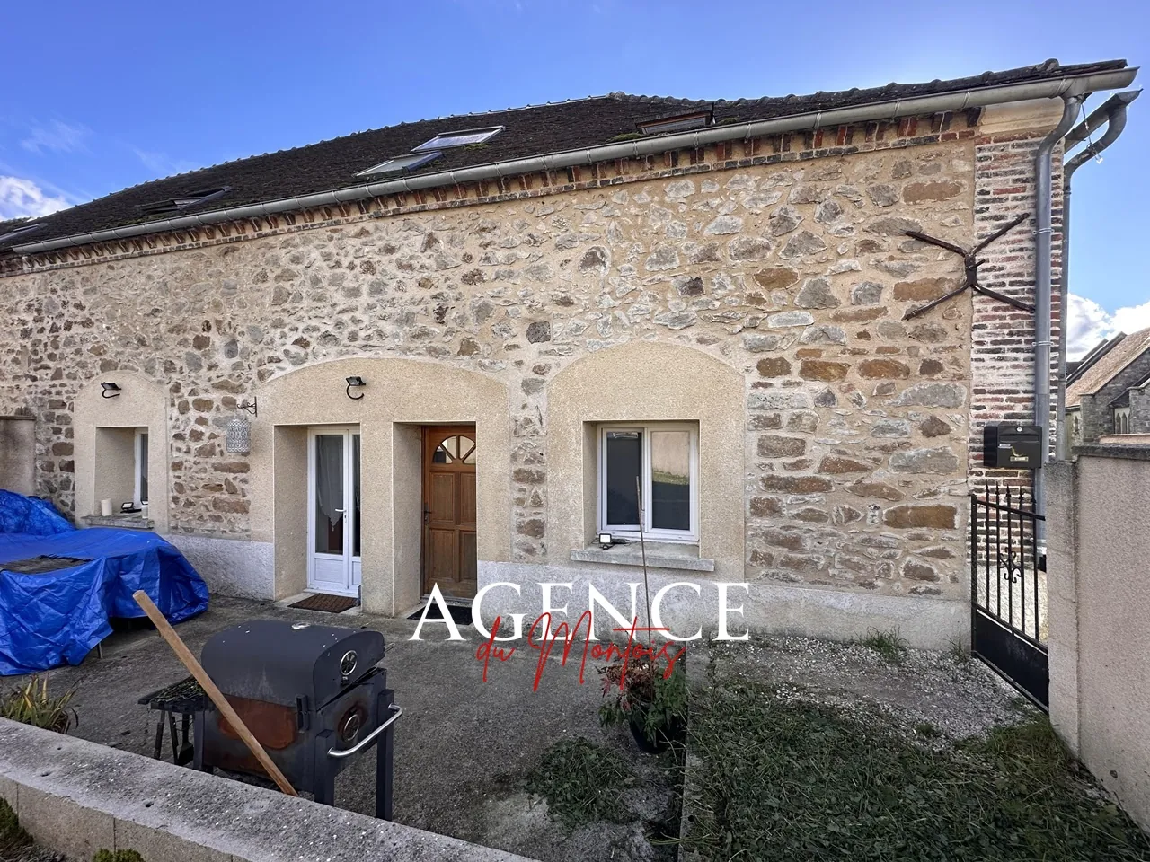 Maison villageoise rénovée avec jardin à Sergines, 4 chambres, chauffage électrique 