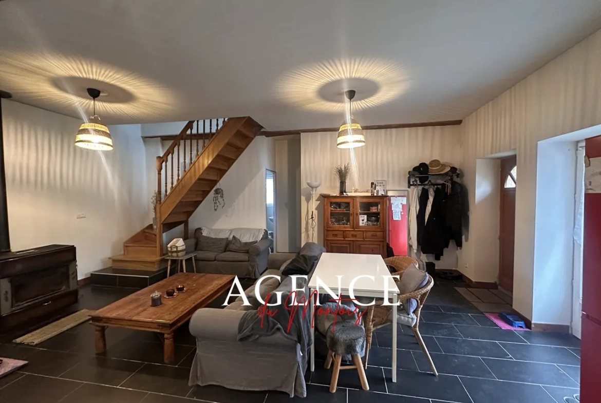 Maison villageoise rénovée avec jardin à Sergines, 4 chambres, chauffage électrique 