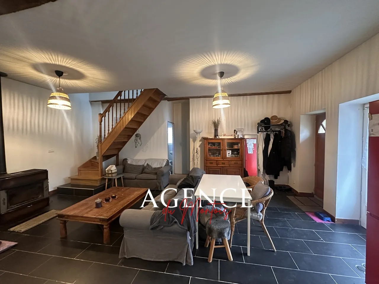 Maison villageoise rénovée avec jardin à Sergines, 4 chambres, chauffage électrique 