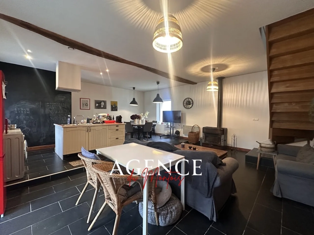 Maison villageoise rénovée avec jardin à Sergines, 4 chambres, chauffage électrique