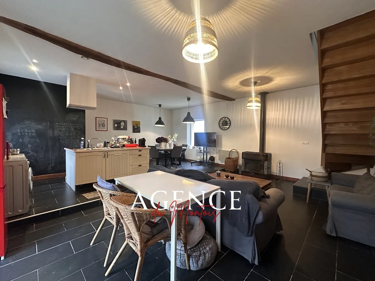 Maison villageoise rénovée avec jardin à Sergines, 4 chambres, chauffage électrique 