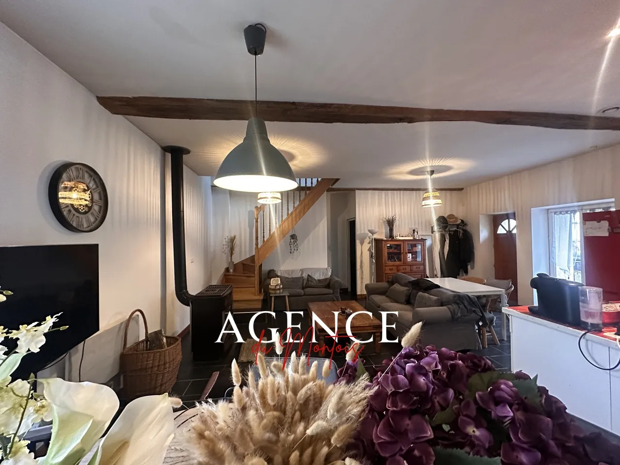 Maison villageoise rénovée avec jardin à Sergines, 4 chambres, chauffage électrique 