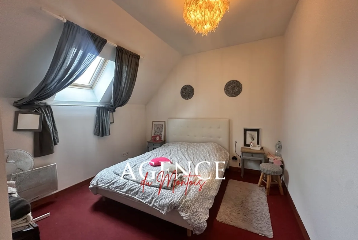 Maison villageoise rénovée avec jardin à Sergines, 4 chambres, chauffage électrique 
