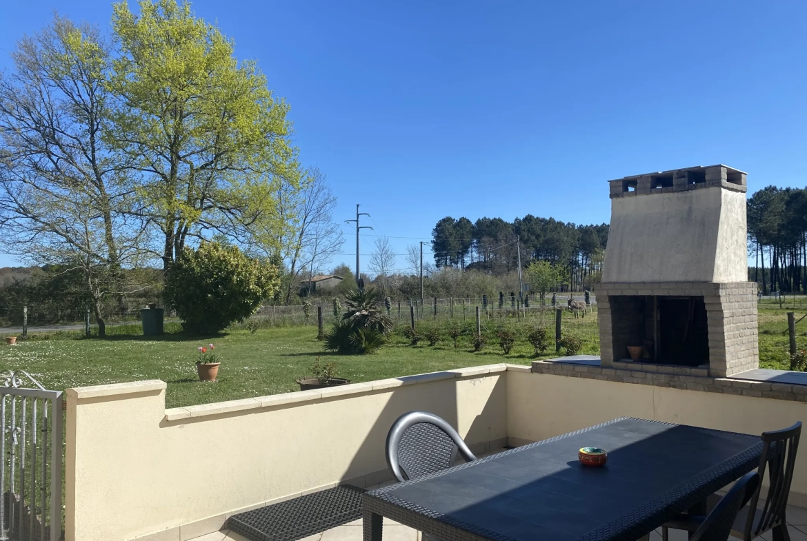 Maison de plain-pied à 3 km de Bazas, 82m², terrain de 8623m² avec dépendance 