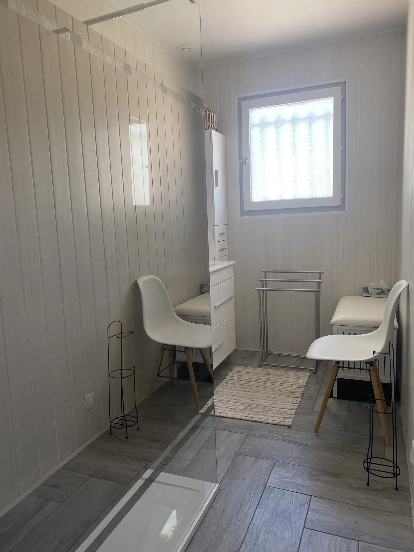 Maison de plain-pied à 3 km de Bazas, 82m², terrain de 8623m² avec dépendance 