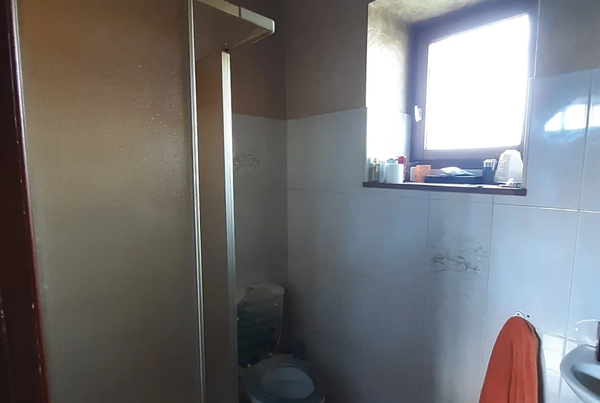 Maison de 160 m² à Juillan à vendre avec 3 chambres et terrain de 270 m² 