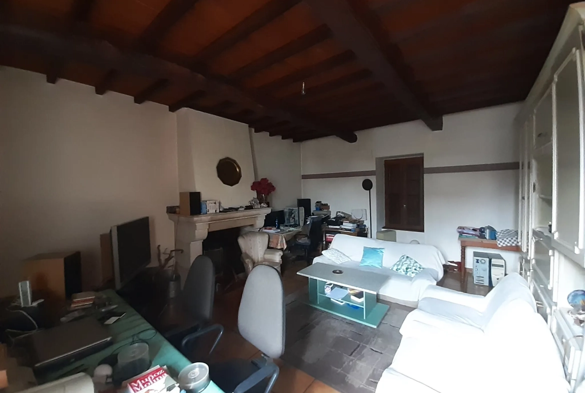 Maison de 160 m² à Juillan à vendre avec 3 chambres et terrain de 270 m² 