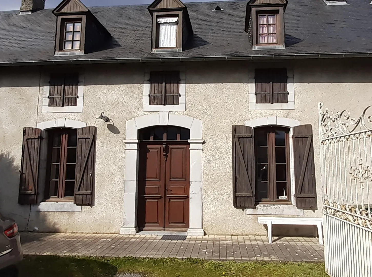 Maison de 160 m² à Juillan à vendre avec 3 chambres et terrain de 270 m² 