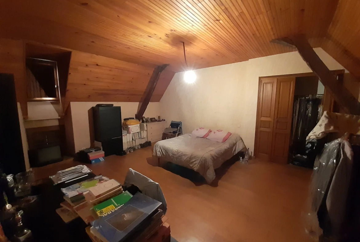 Maison de 160 m² à Juillan à vendre avec 3 chambres et terrain de 270 m² 
