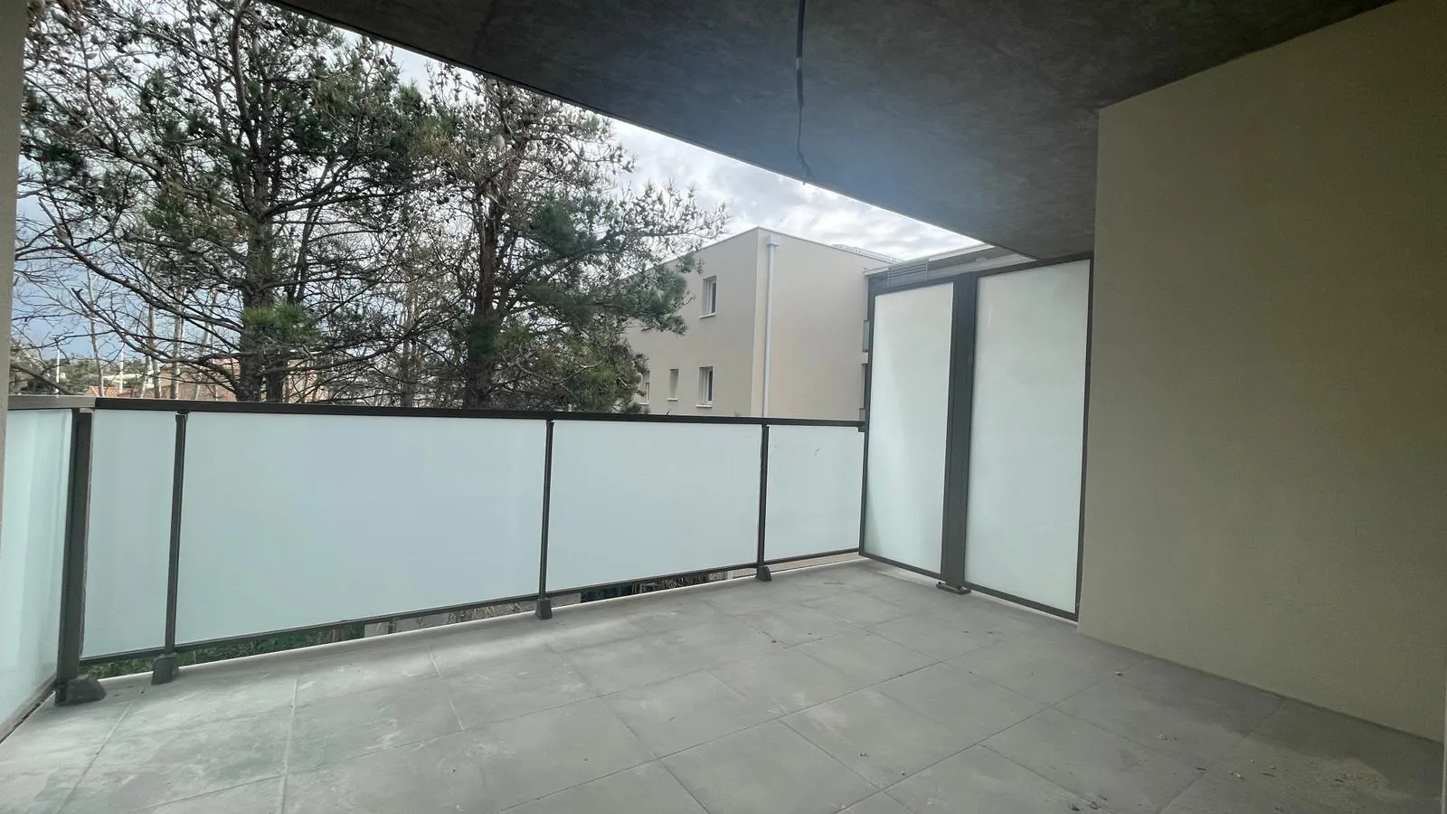 Superbe appartement T3 à Vias-Plage avec terrasse et parking privé 
