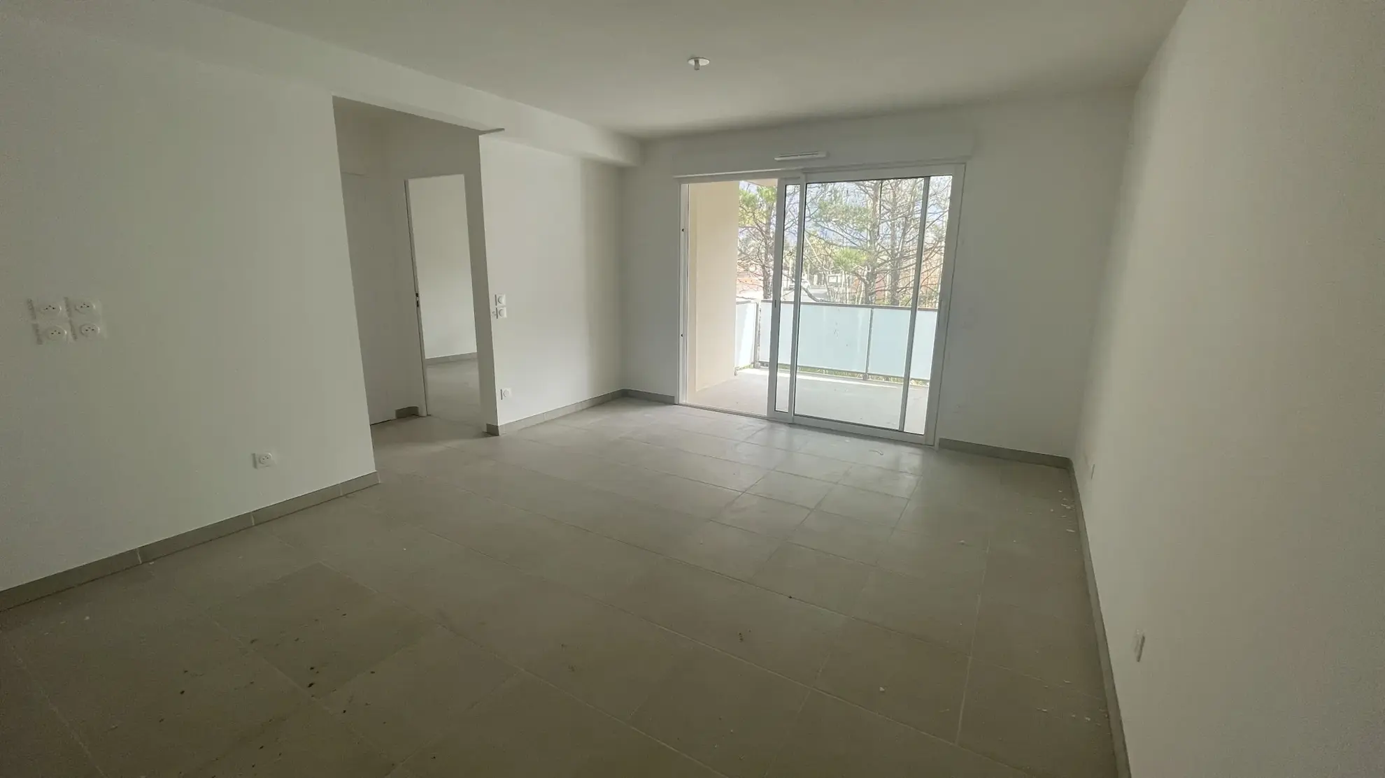 Superbe appartement T3 à Vias-Plage avec terrasse et parking privé 