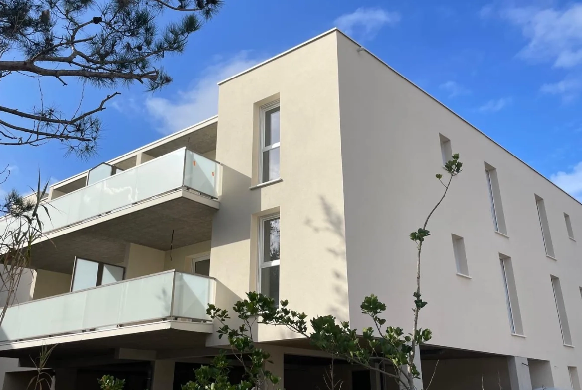 Superbe appartement T3 à Vias-Plage avec terrasse et parking privé 