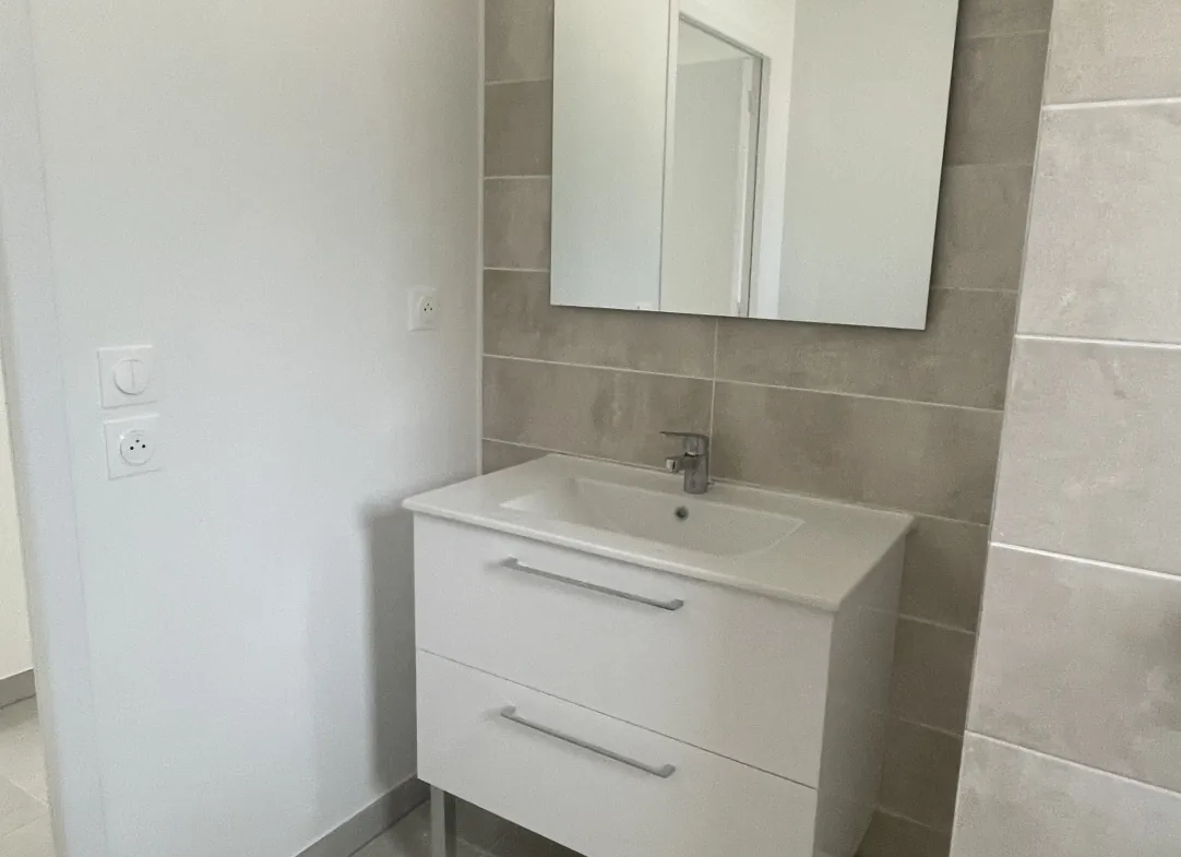Superbe appartement T3 à Vias-Plage avec terrasse et parking privé 