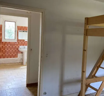 Achat villa 3 chambres à Treigny-Perreuse-Sainte-Colombe - Opportunité à 44 000 € 