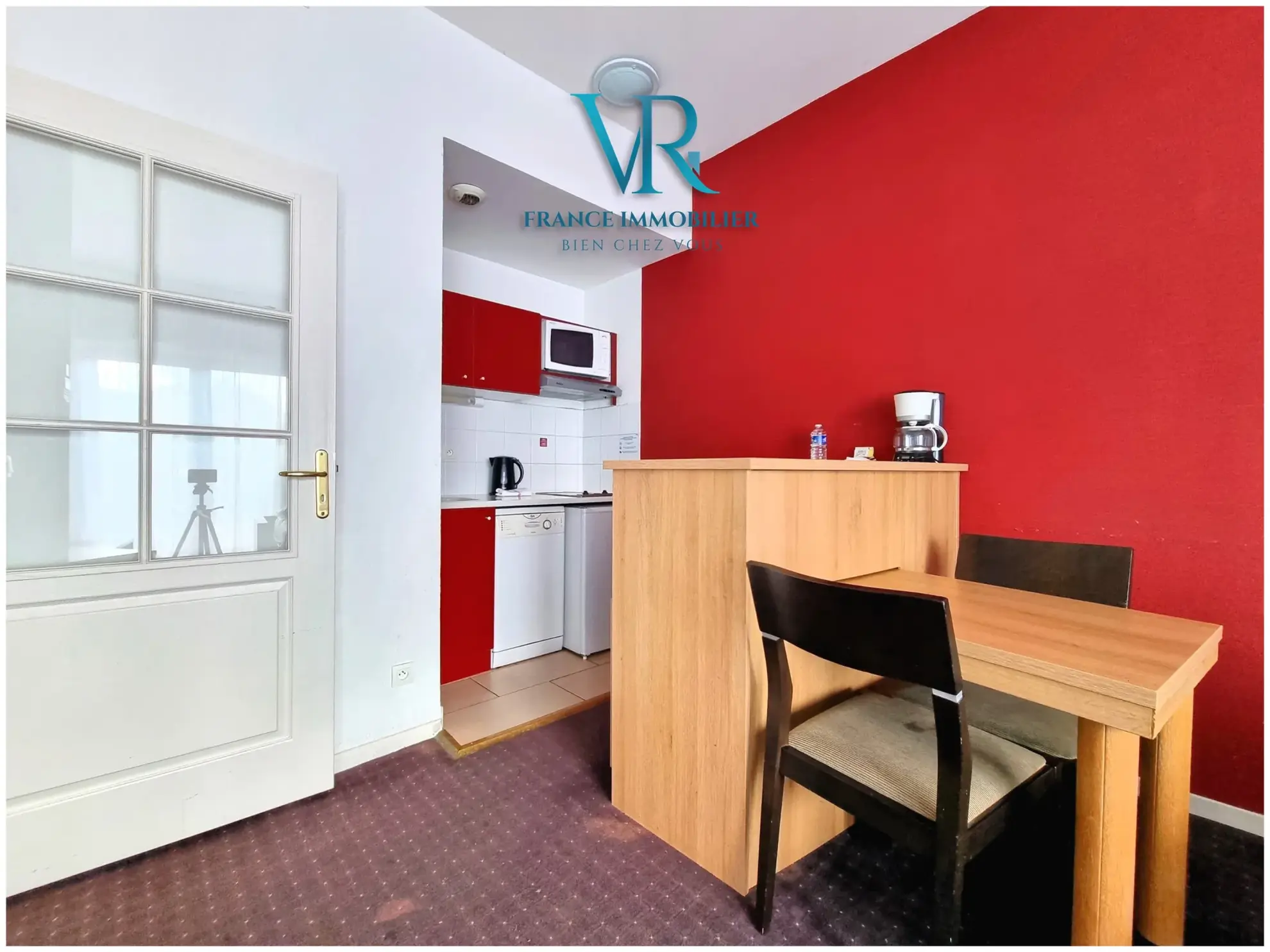 Appartement T2 meublé avec parking à Divonne-les-Bains – Investissement sécurisé en résidence 4 étoiles 