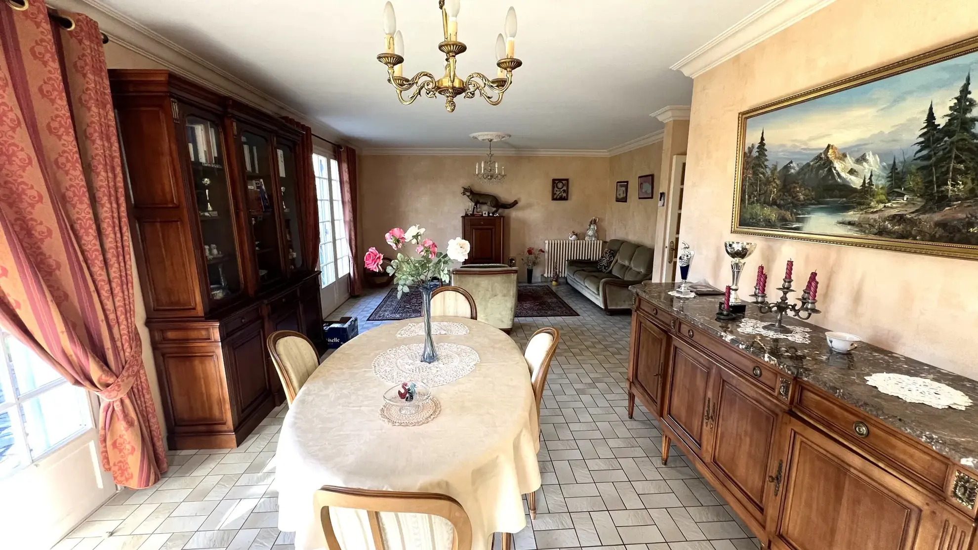 Maison familiale à La Pouëze avec grand terrain et sous-sol en vente 