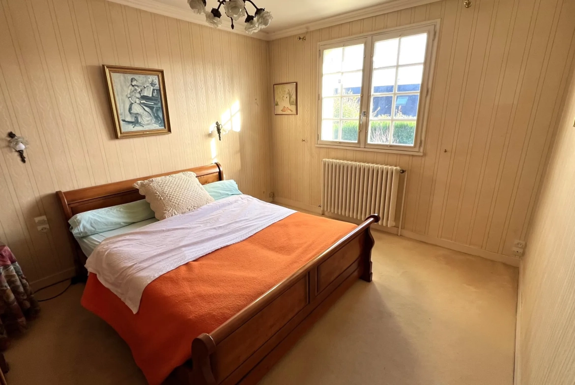 Maison familiale à La Pouëze avec grand terrain et sous-sol en vente 