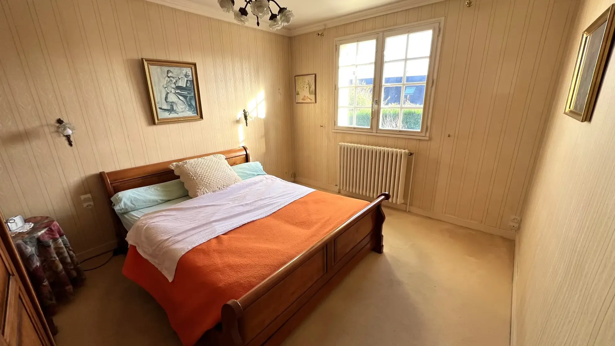Maison familiale à La Pouëze avec grand terrain et sous-sol en vente 