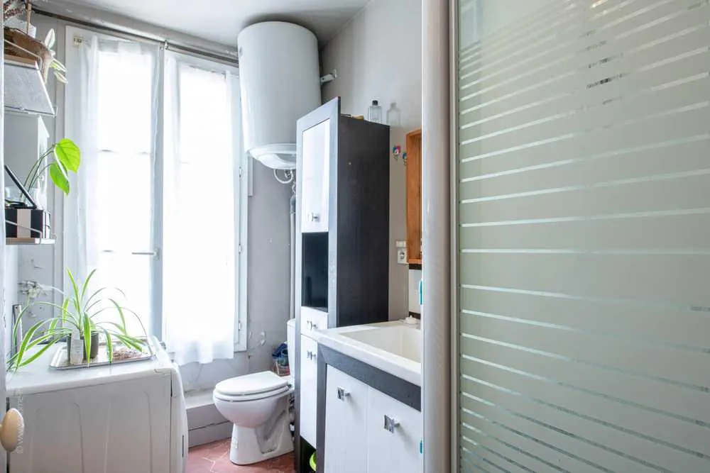 Appartement 2 pièces lumineux de 30m² au dernier étage à Paris 19ème 