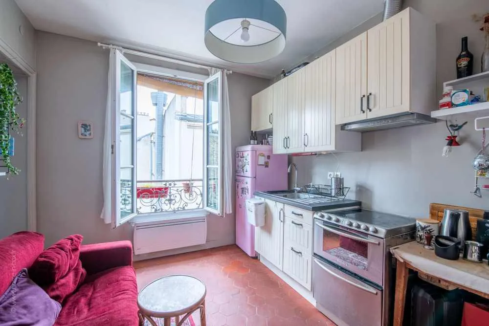 Appartement 2 pièces lumineux de 30m² au dernier étage à Paris 19ème 