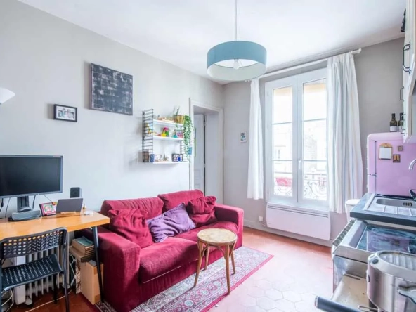 Appartement 2 pièces lumineux de 30m² au dernier étage à Paris 19ème