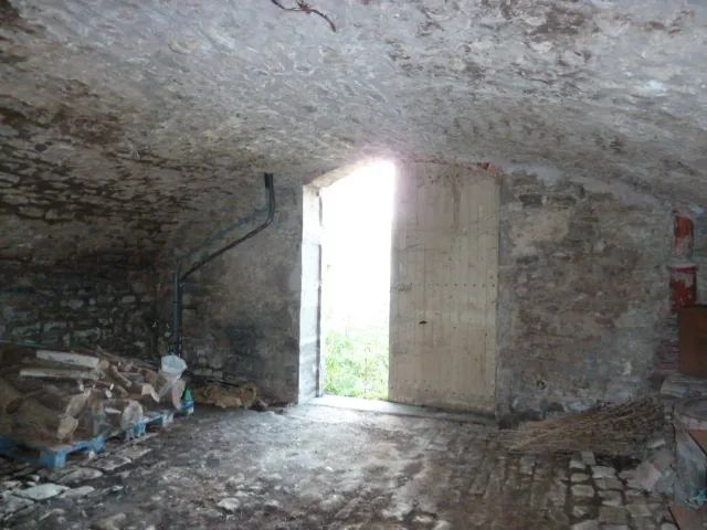 Grande maison de village à vendre à Châtillon-en-Bazois (58) avec potentiel locatif 
