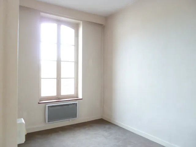 Grande maison de village à vendre à Châtillon-en-Bazois (58) avec potentiel locatif 