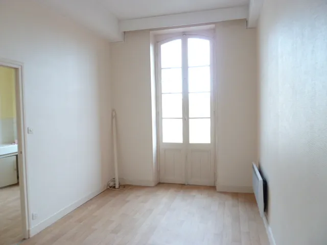 Grande maison de village à vendre à Châtillon-en-Bazois (58) avec potentiel locatif 