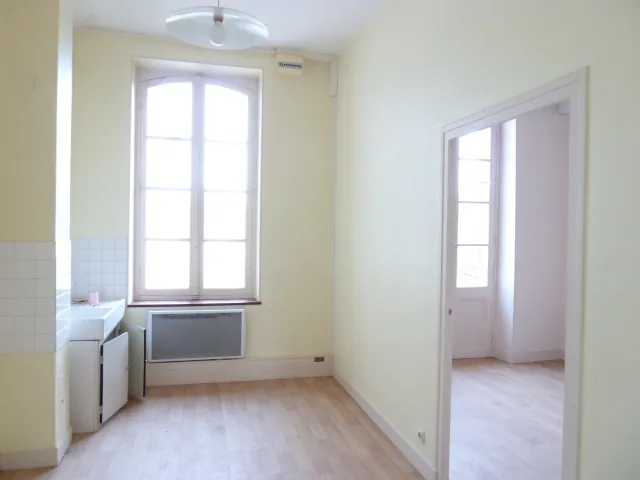 Grande maison de village à vendre à Châtillon-en-Bazois (58) avec potentiel locatif 