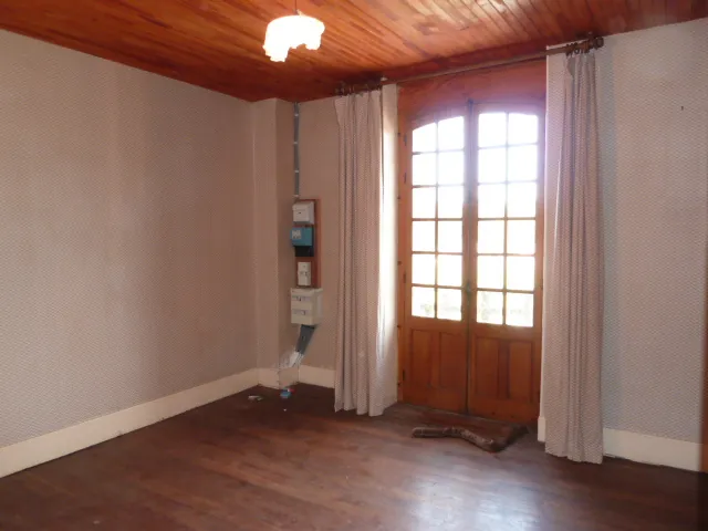 Grande maison de village à vendre à Châtillon-en-Bazois (58) avec potentiel locatif 