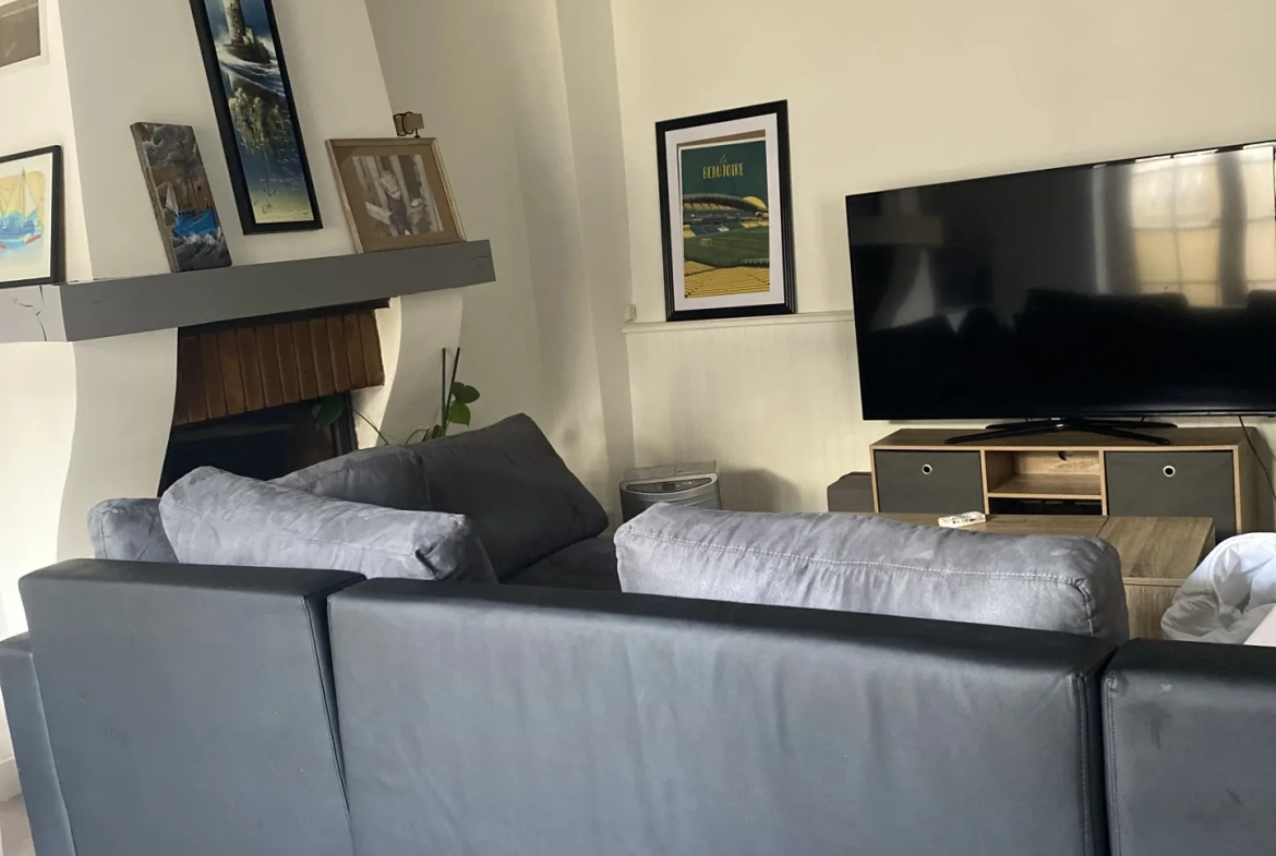 Maison 4 chambres à vendre dans le centre du Mans avec cour et cave 