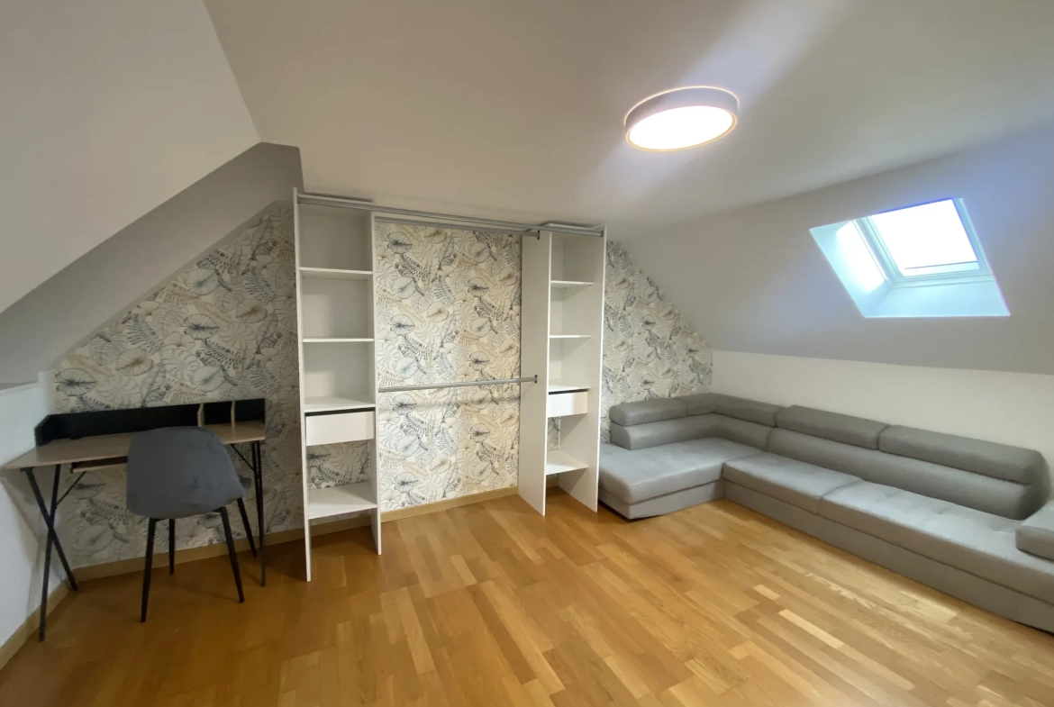 Maison 4 chambres à vendre dans le centre du Mans avec cour et cave 