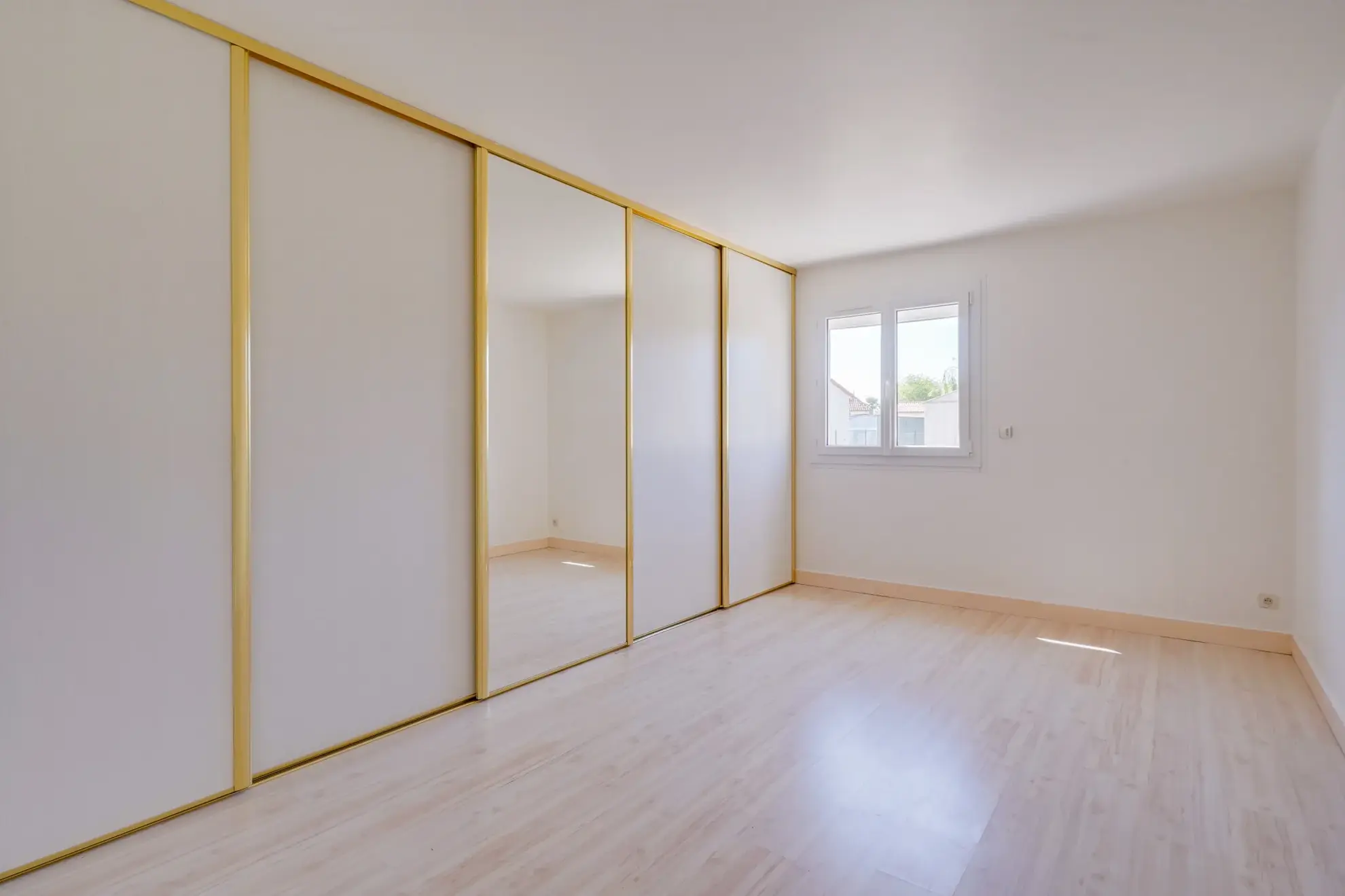 Maison 4 pièces de 90m² avec atelier et jardin à Gauriaguet 