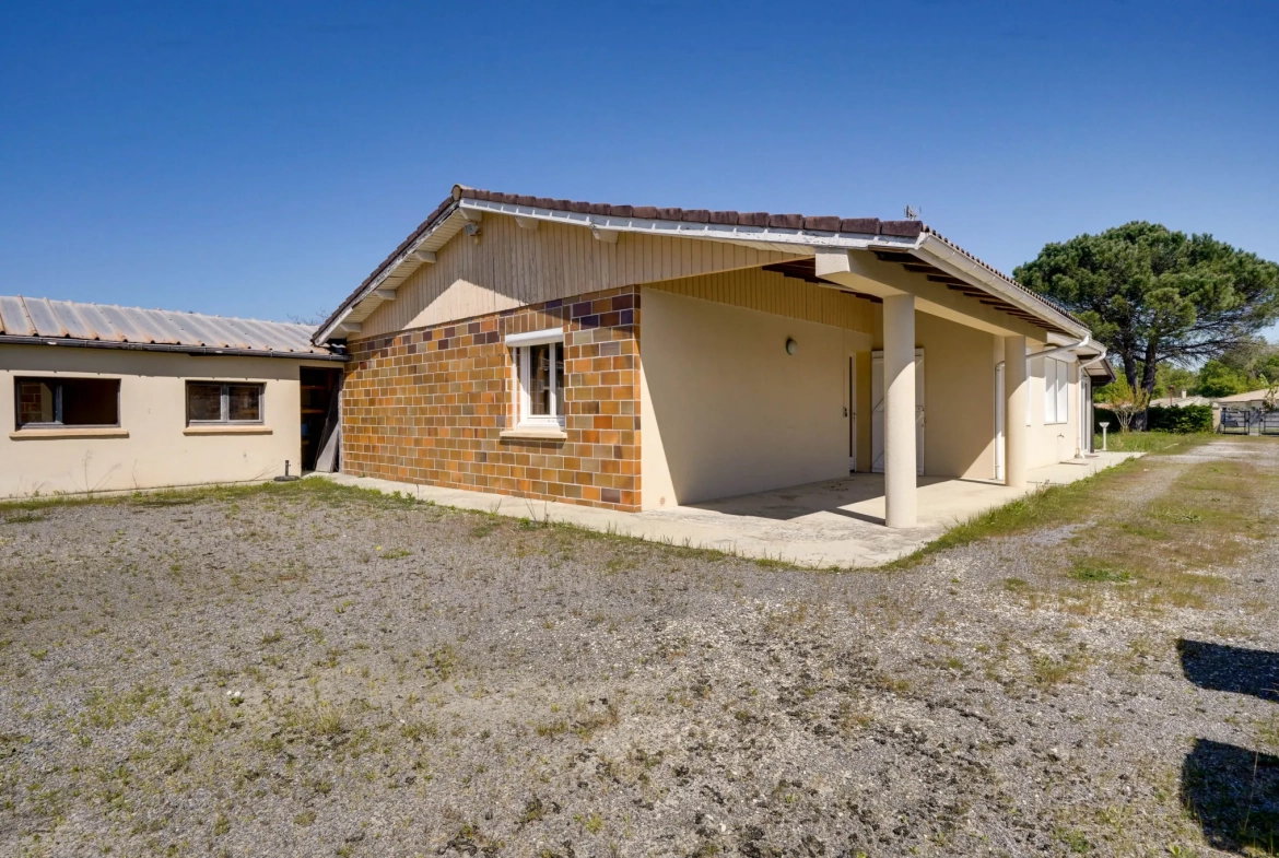 Maison 4 pièces de 90m² avec atelier et jardin à Gauriaguet 