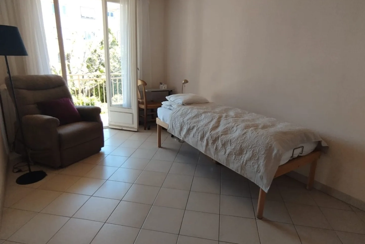 Appartement T4 de 82 m² avec balcon, parking et garage au centre de Castelnau-le-Lez 