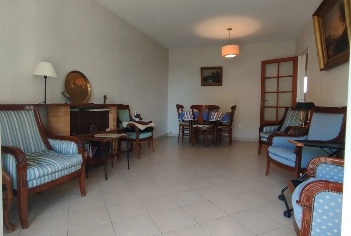Appartement T4 de 82 m² avec balcon, parking et garage au centre de Castelnau-le-Lez 