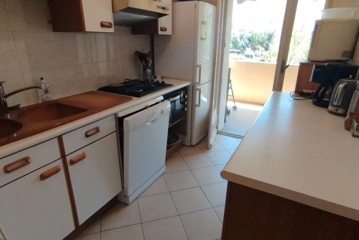 Appartement T4 de 82 m² avec balcon, parking et garage au centre de Castelnau-le-Lez 