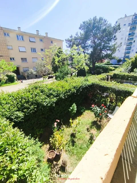 Appartement T4 de 82 m² avec balcon, parking et garage au centre de Castelnau-le-Lez 