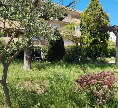 Appartement T4 de 82 m² avec balcon, parking et garage au centre de Castelnau-le-Lez