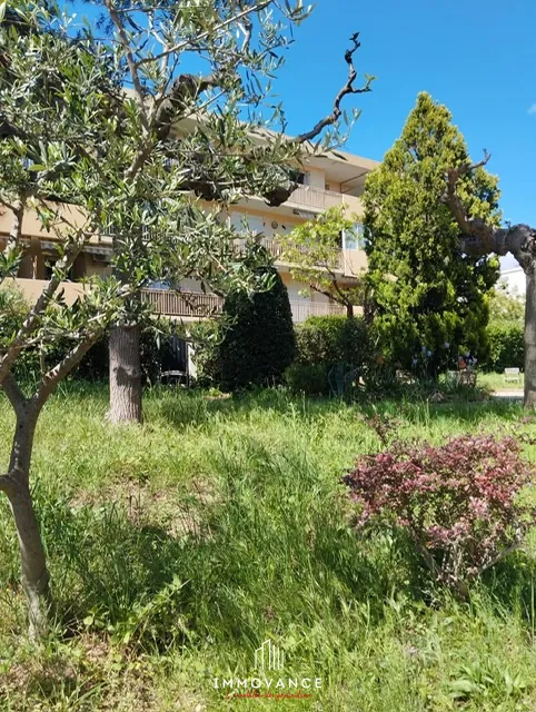 Appartement T4 de 82 m² avec balcon, parking et garage au centre de Castelnau-le-Lez 