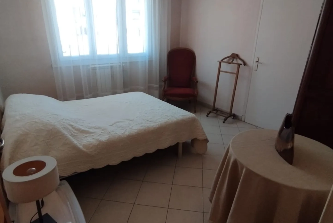 Appartement T4 de 82 m² avec balcon, parking et garage au centre de Castelnau-le-Lez 