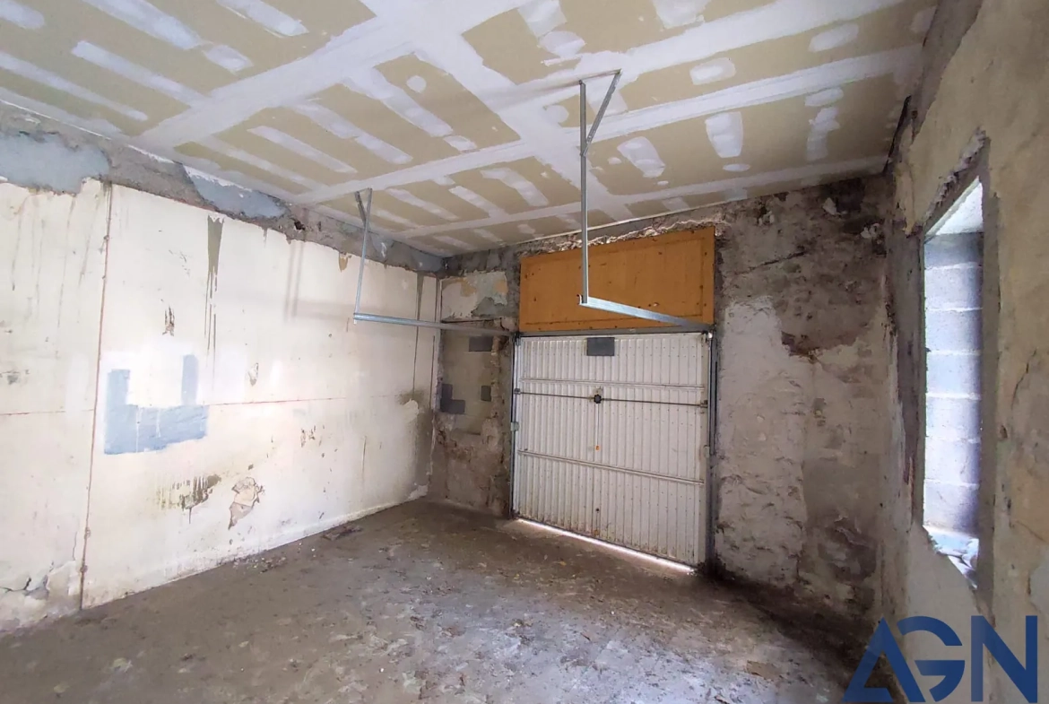Immeuble de 171 m² à vendre à Agde avec 3 appartements loués et garage vacant 