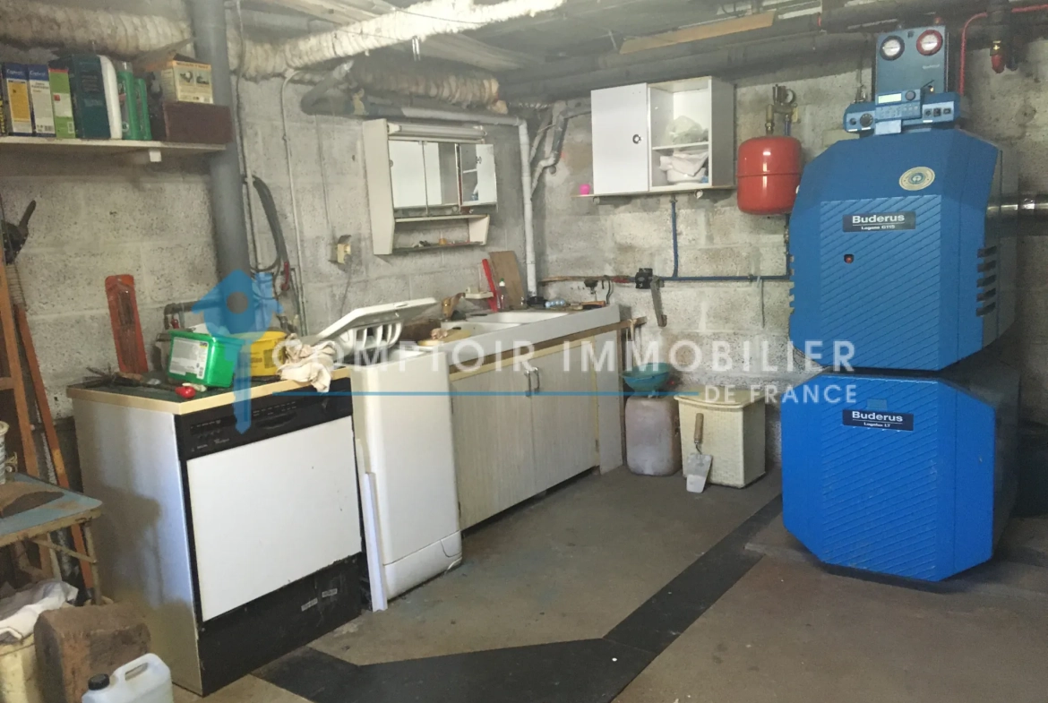 Maison à vendre de 1200 m2 avec potentiel à Bagnols-sur-Cèze 