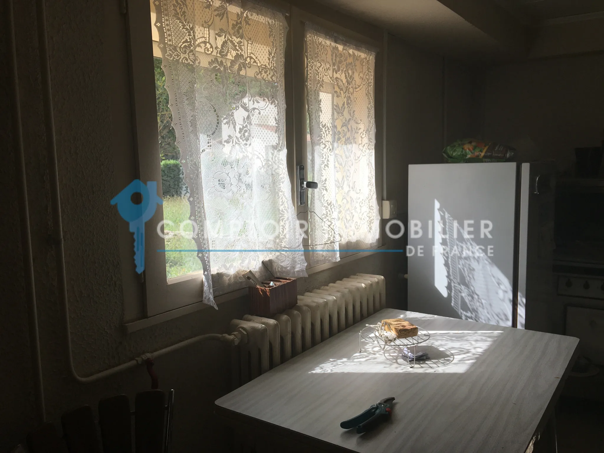 Maison à vendre de 1200 m2 avec potentiel à Bagnols-sur-Cèze 