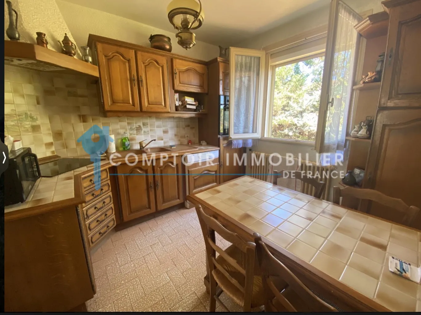 Maison à vendre de 1200 m2 avec potentiel à Bagnols-sur-Cèze 